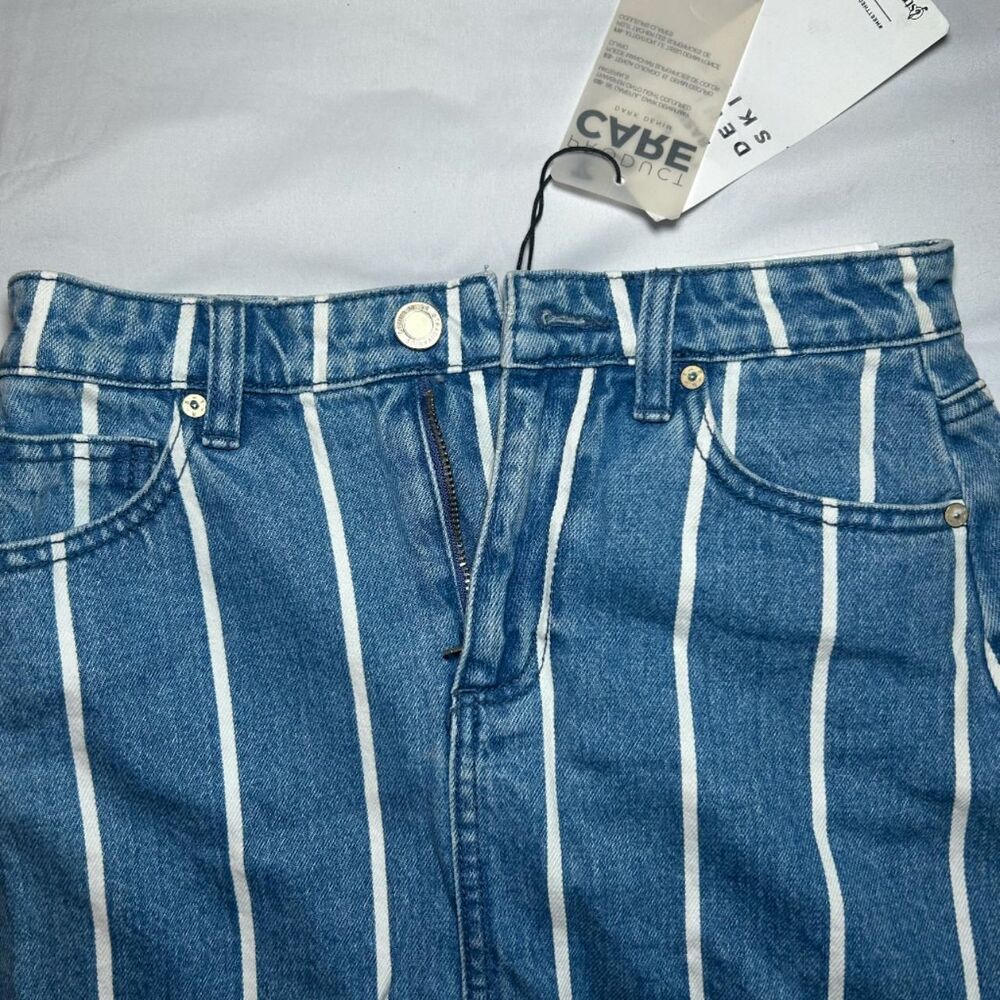 Stradivarius Women's Blue and Navy Skirt - Picture 2 of 4